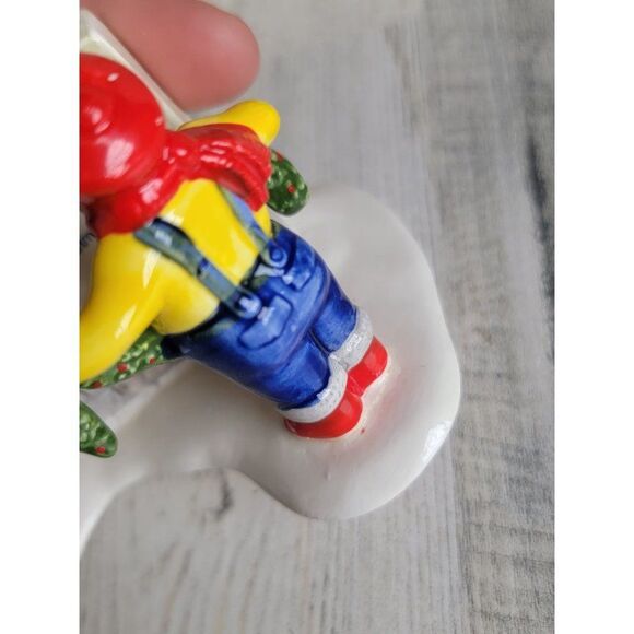 Dept 56 51349 AS IS Kids Decorating The Village Sign xmas - Picture 7 of 11